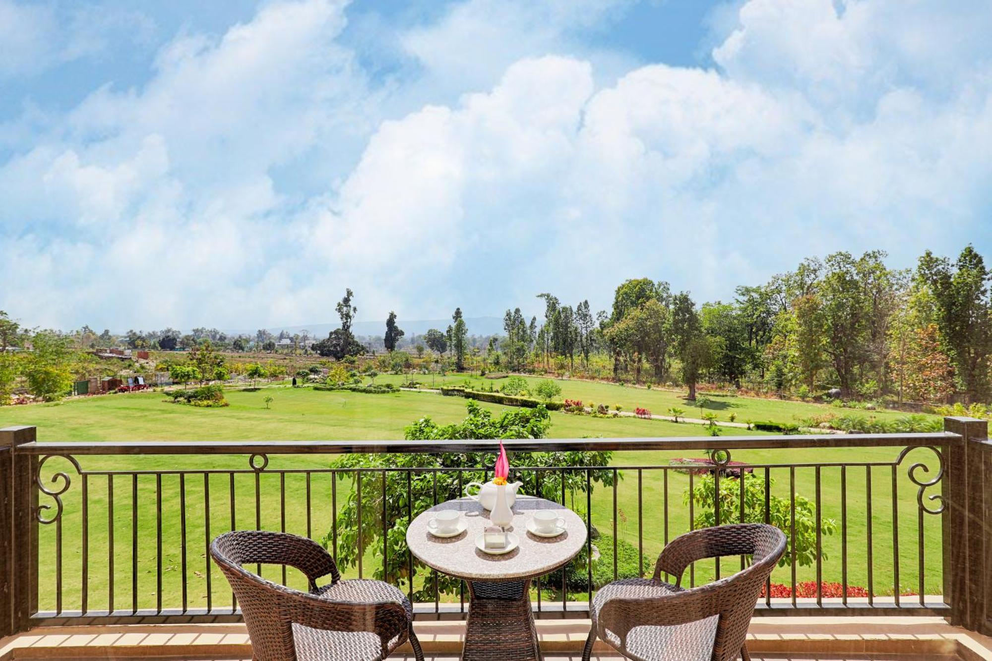 Club Mahindra Patkote Nainital Exterior foto
